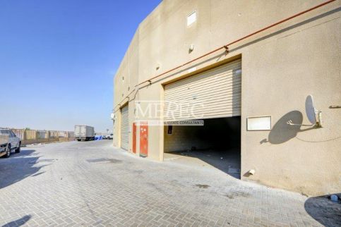 مستودع للإيجار فى مجمع دبي للاستثمار - دبي - دبيّ