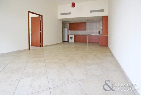 Apartment For Rent In Motor City - Dubai - Dubai