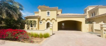 فيلا للإيجار فى أم القيوين - ام القيوين