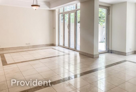 Villa For Rent In Dubai Marina - Dubai - Dubai