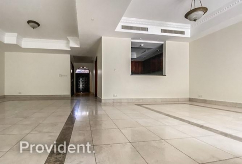 Villa For Rent In Dubai Marina - Dubai - Dubai