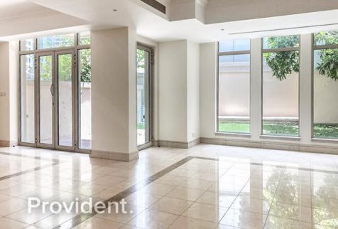 Villa For Rent In Dubai Marina - Dubai - Dubai