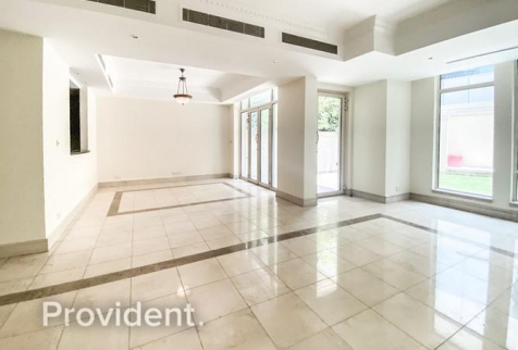 Villa For Rent In Dubai Marina - Dubai - Dubai