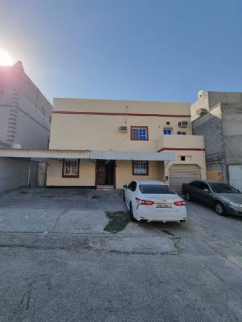 Villa For Rent In Madinat Hamad‎ - Northern