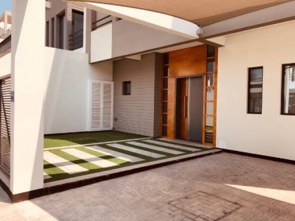 Villa For Rent In Sar - Northern