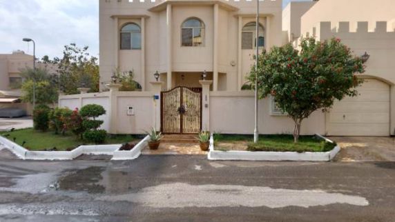 Villa For Rent In Bu Quwah - Northern