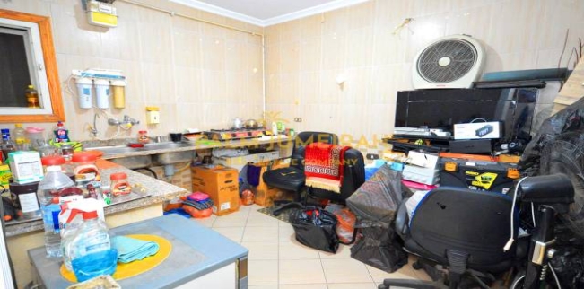 شقة للبيع فى زيزينيا - قسم الرمل - الإسكندرية