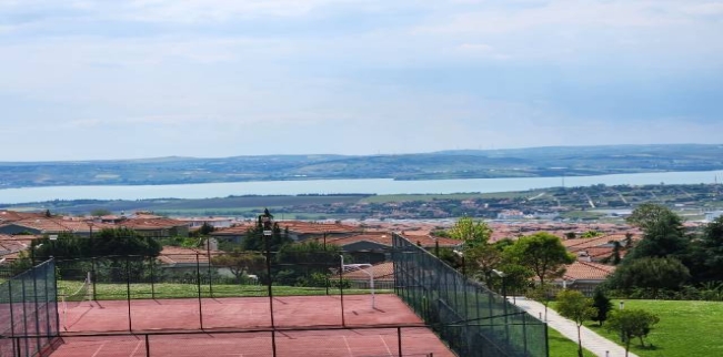 Apartment For Sale In Buyukgekmege - Istanbul