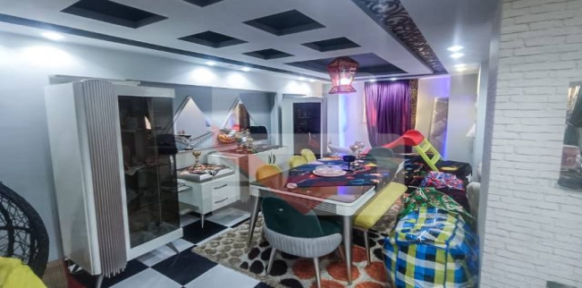 شقة للبيع فى محرم بك - قسم محرم بك - الإسكندرية