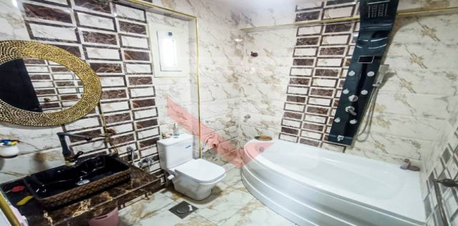 شقة للبيع فى محرم بك - قسم محرم بك - الإسكندرية