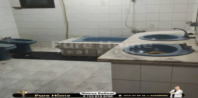 شقة للبيع فى جليم - قسم الرمل - الإسكندرية